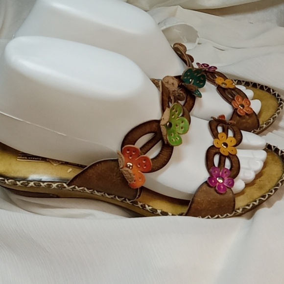 L'artiste by spring step heeled floral sandal size 37 - Picture 2 of 7